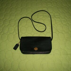 Coach Vintage 80's Dinky Black Glove-Tanned Leather Shoulder Bag